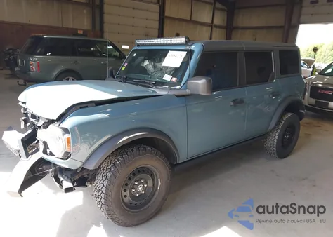 2022 Ford Bronco Black Diamond z USA, uszkodzony, nr VIN 1FMEE5DP3NLB38824